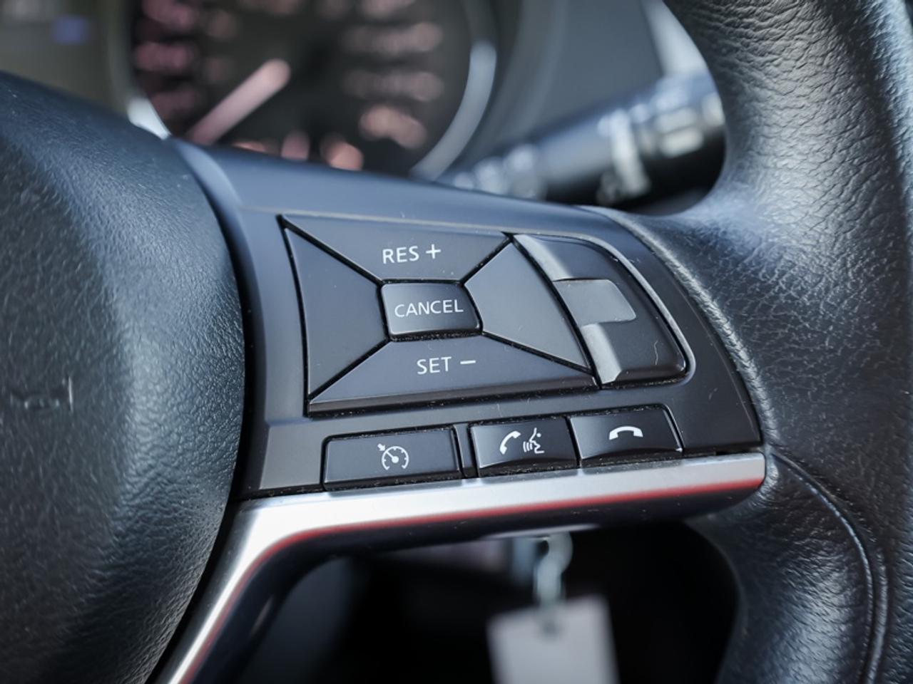 2017 Nissan Rogue - $97 B/W Photo