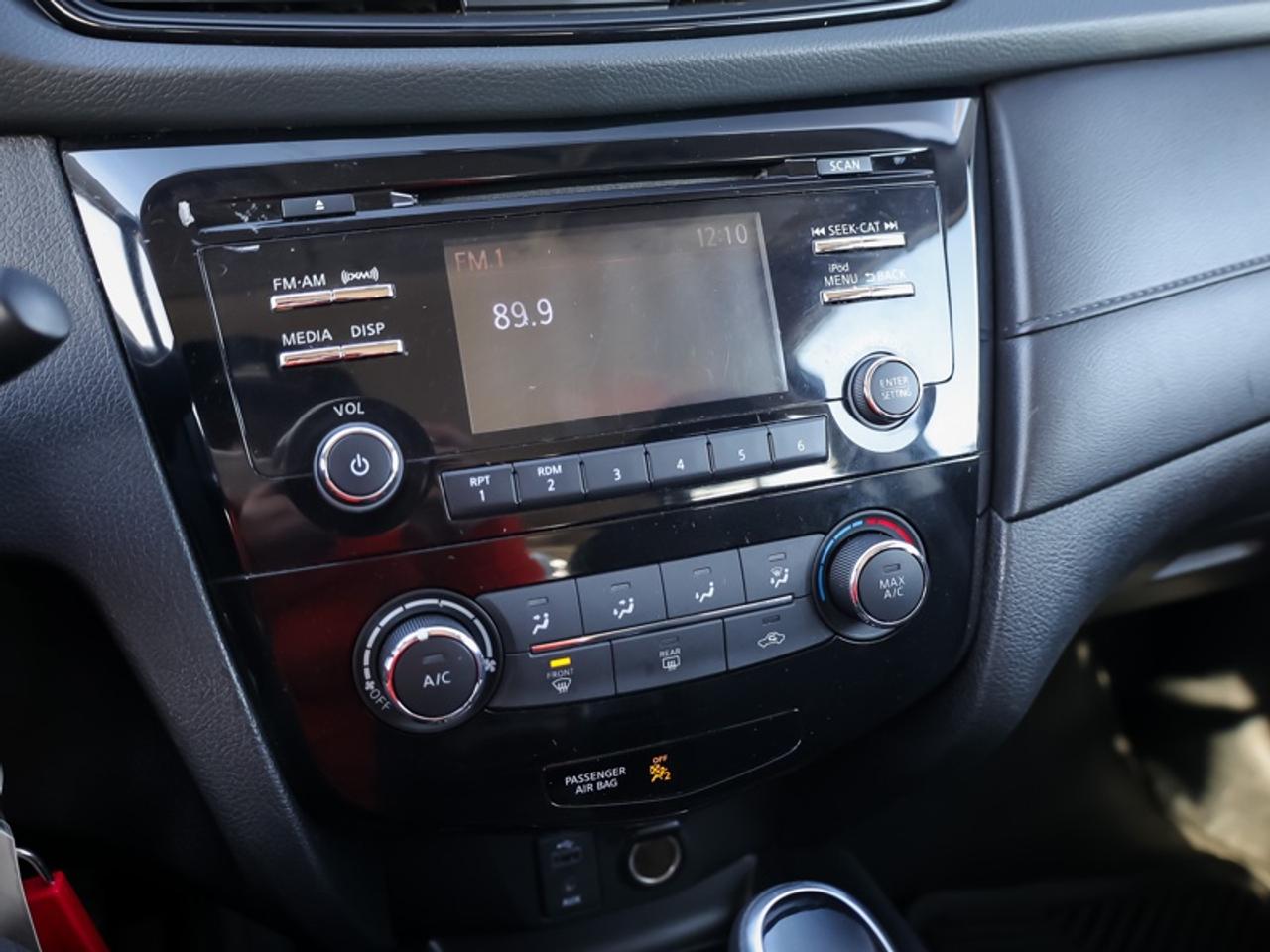 2017 Nissan Rogue - $97 B/W Photo