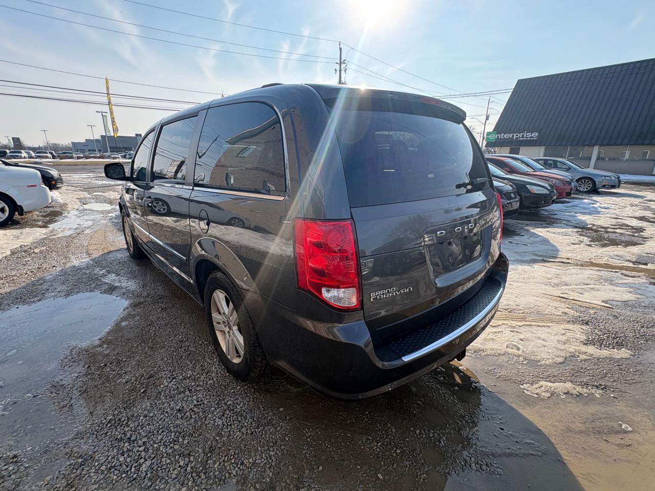2016 Dodge Grand Caravan Crew, One Owner, Clean Carfax, Safety Ready, $5000 per claim-1 year Warranty. Financing Available Photo3