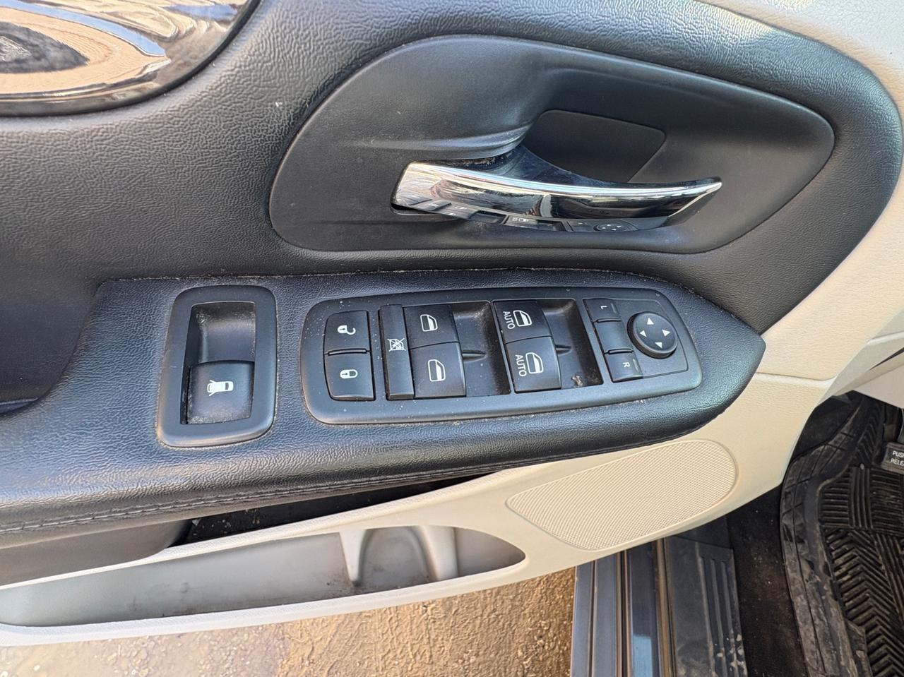 2016 Dodge Grand Caravan Crew, One Owner, Clean Carfax, Safety Ready, $5000 per claim-1 year Warranty. Financing Available Photo