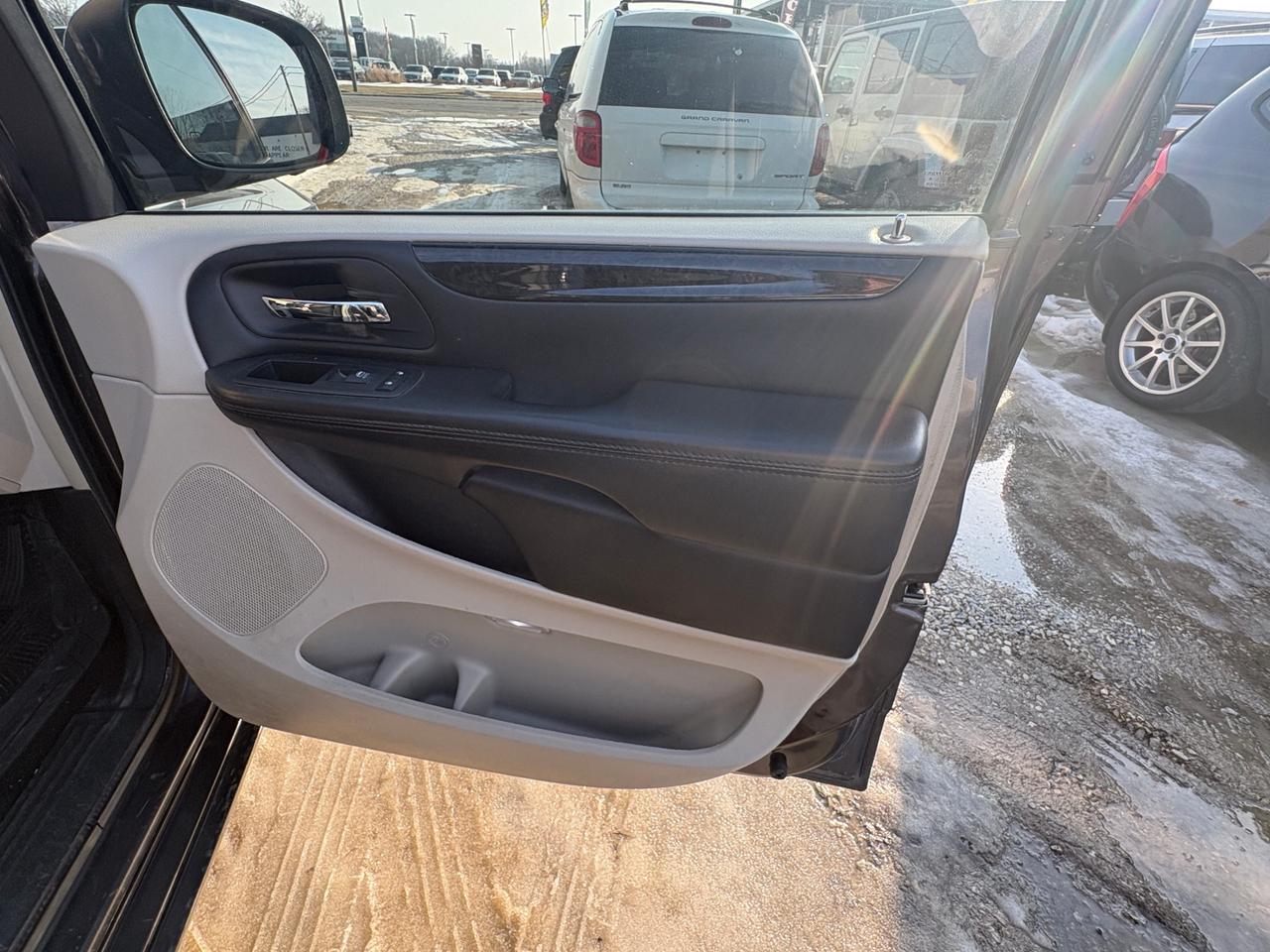 2016 Dodge Grand Caravan Crew, One Owner, Clean Carfax, Safety Ready, $5000 per claim-1 year Warranty. Financing Available Photo