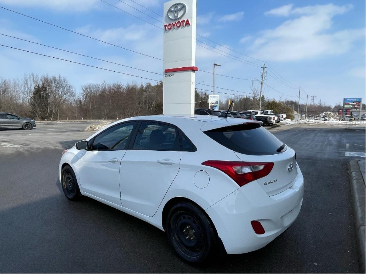 2016 Hyundai Elantra GT GL Photo3