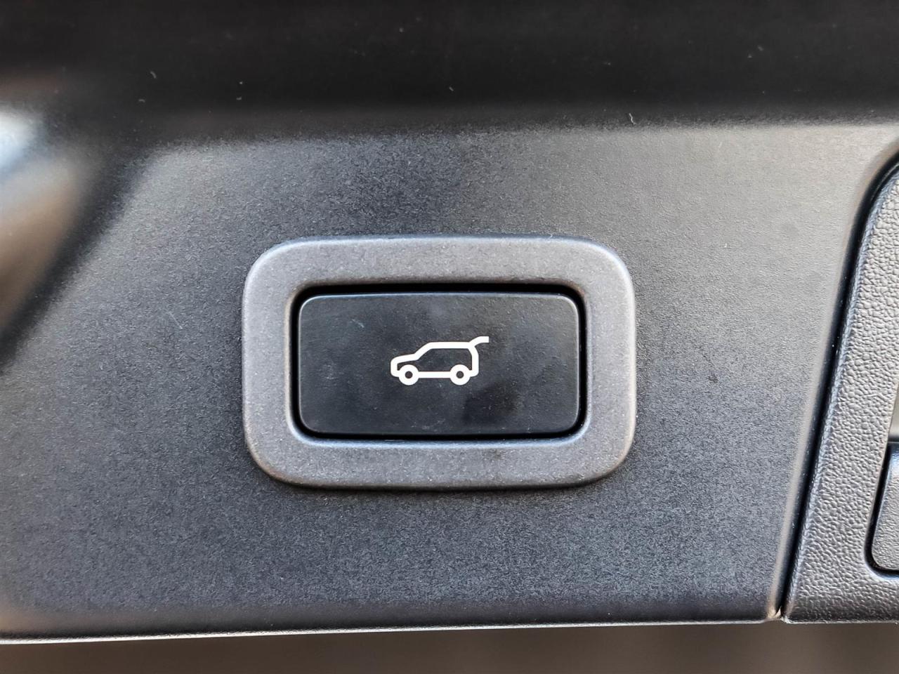 2020 Land Rover Range Rover Velar R-Dynamic S Photo