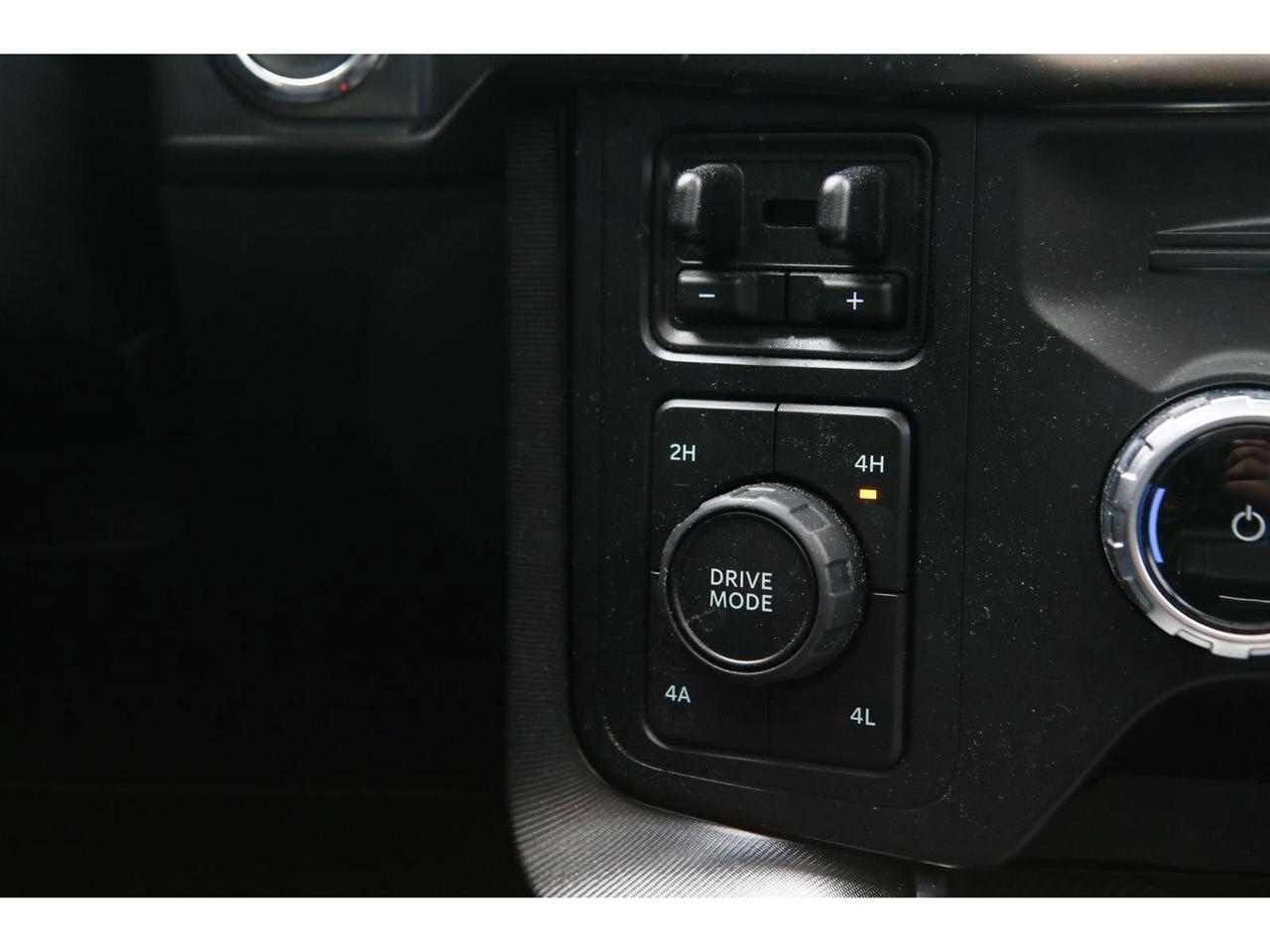 2023 Ford F-150 Platinum AWD | Blue Cruise | Panoramic Roof | Navigation | Leather Seats | Platinum Black Appearance Photo