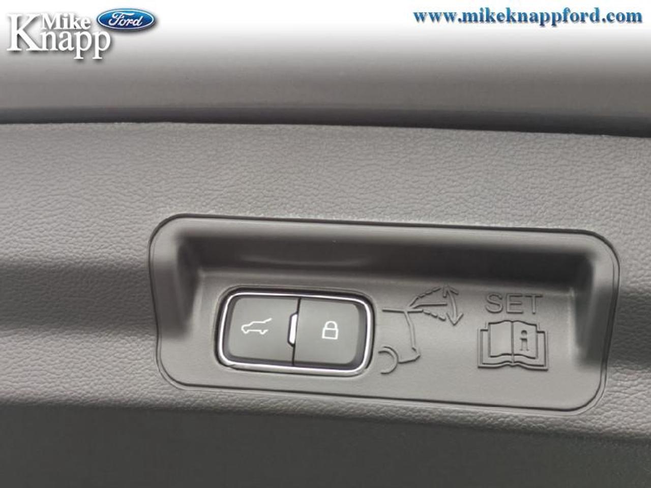 2026 Ford Explorer ST-Line Photo