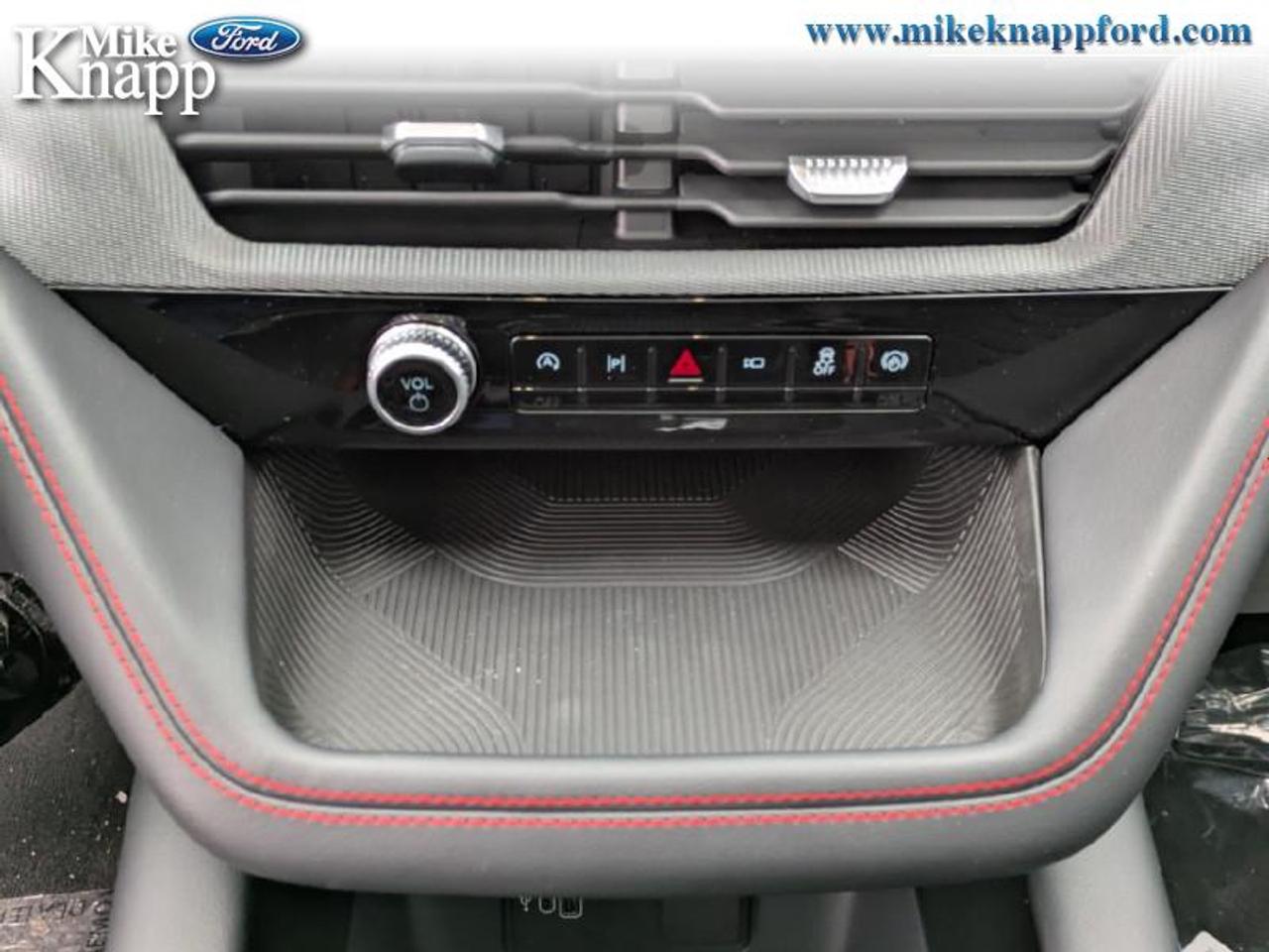 2026 Ford Explorer ST-Line Photo