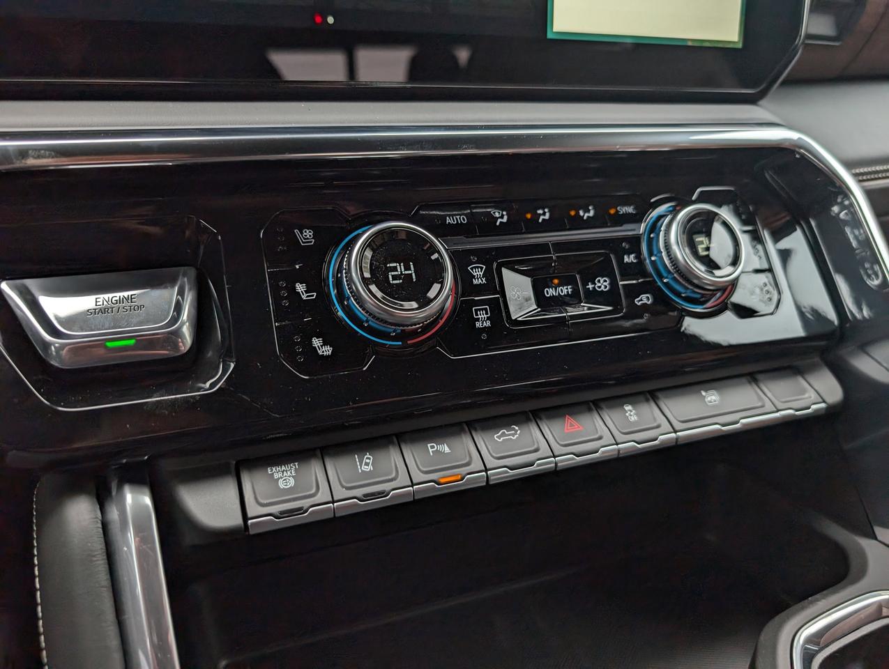 2026 GMC Sierra 3500HD Denali Ultimate Photo