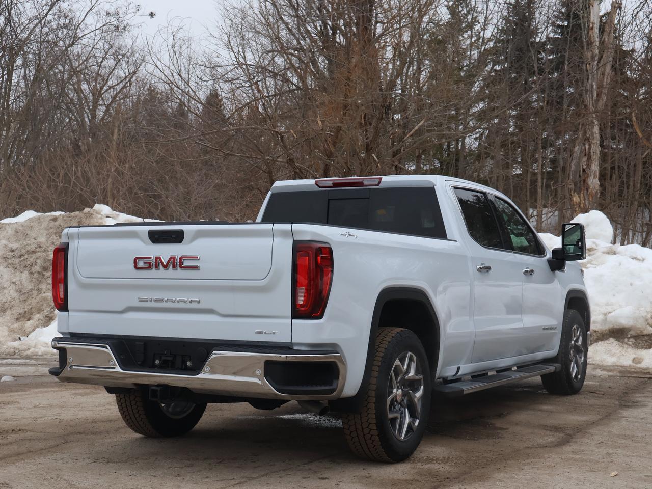 2026 GMC Sierra 1500 SLT Photo