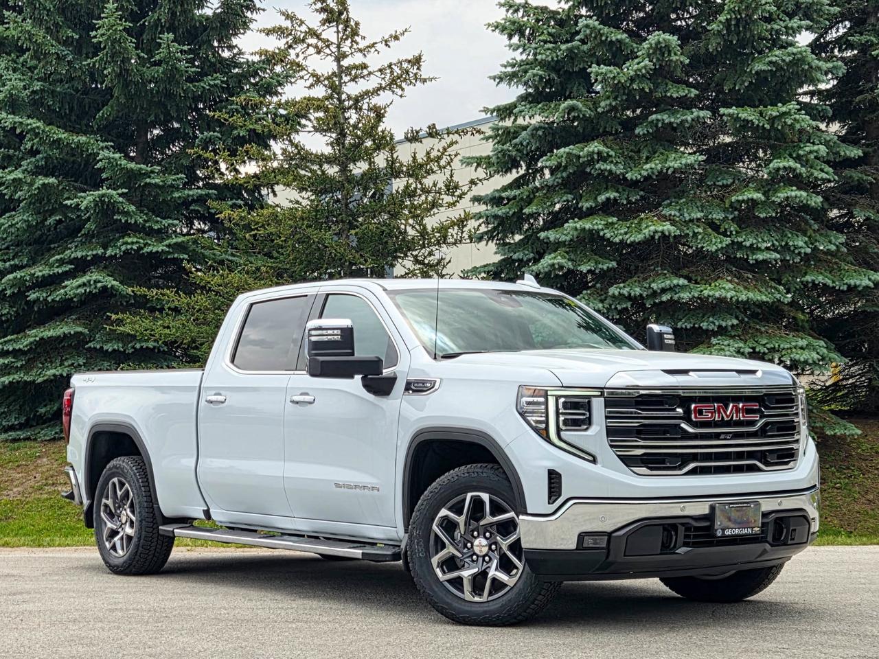2026 GMC Sierra 1500 SLT Photo1