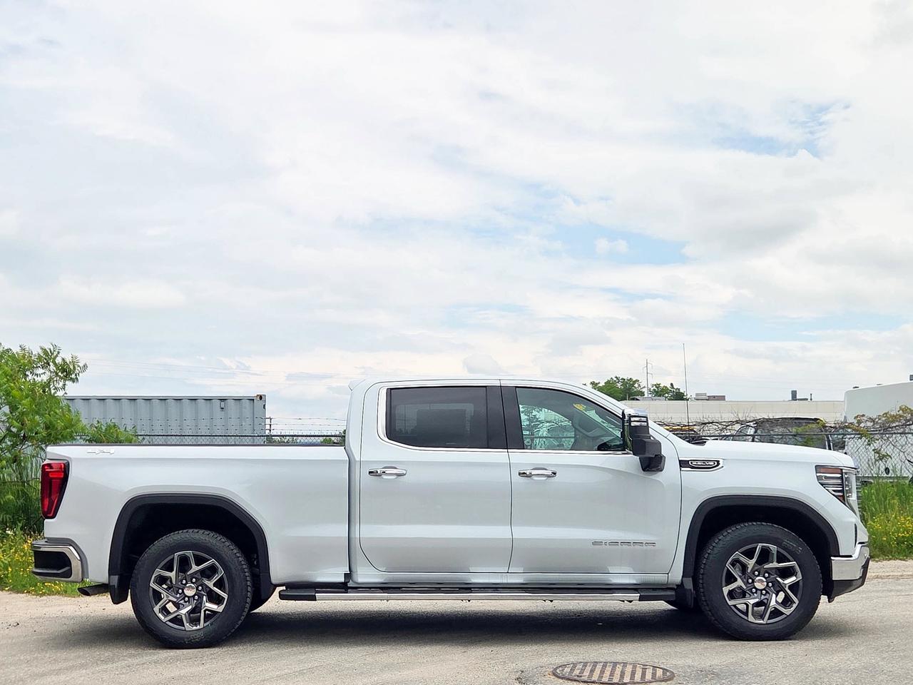 2026 GMC Sierra 1500 SLT Photo