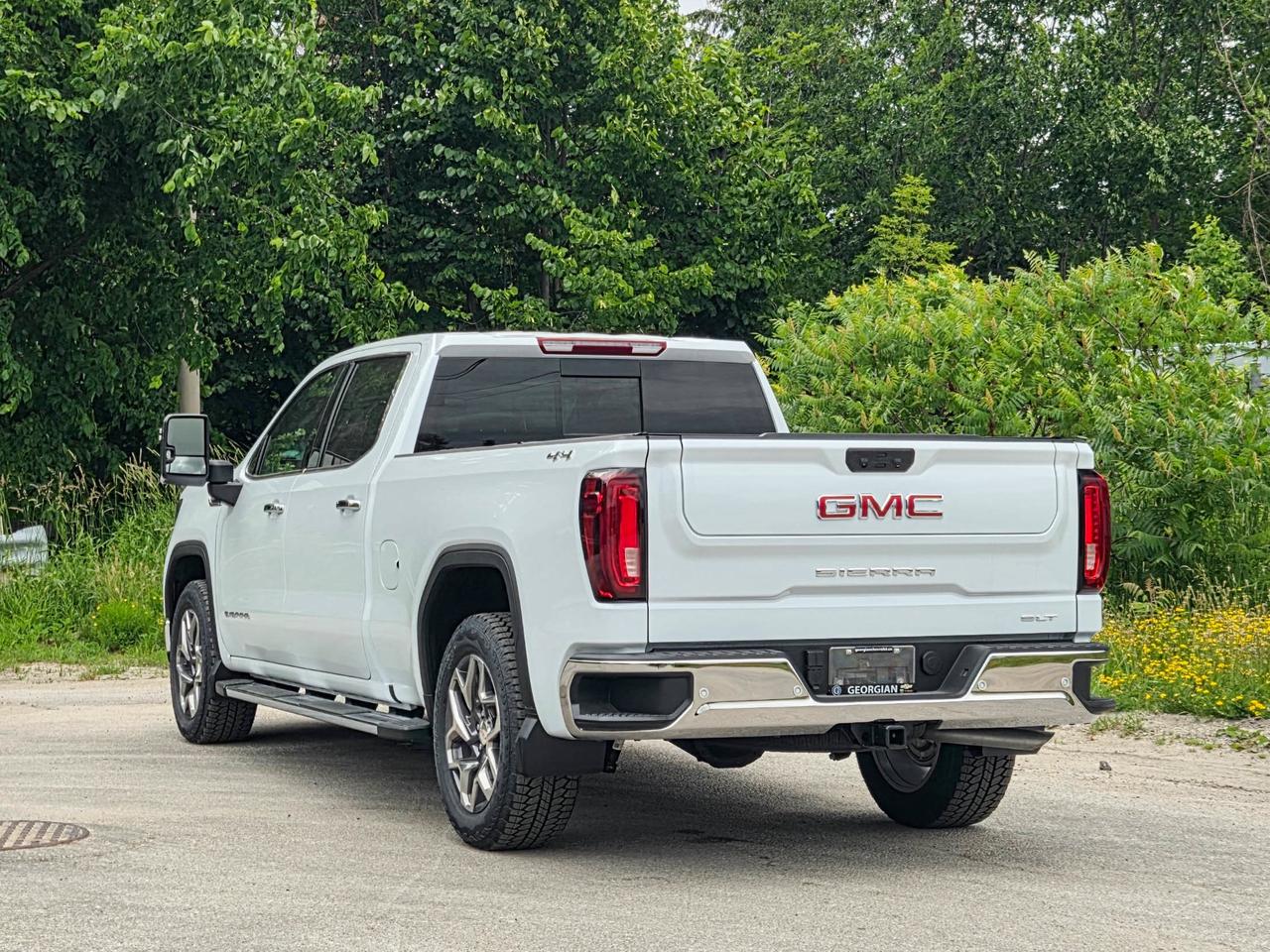 2026 GMC Sierra 1500 SLT Photo