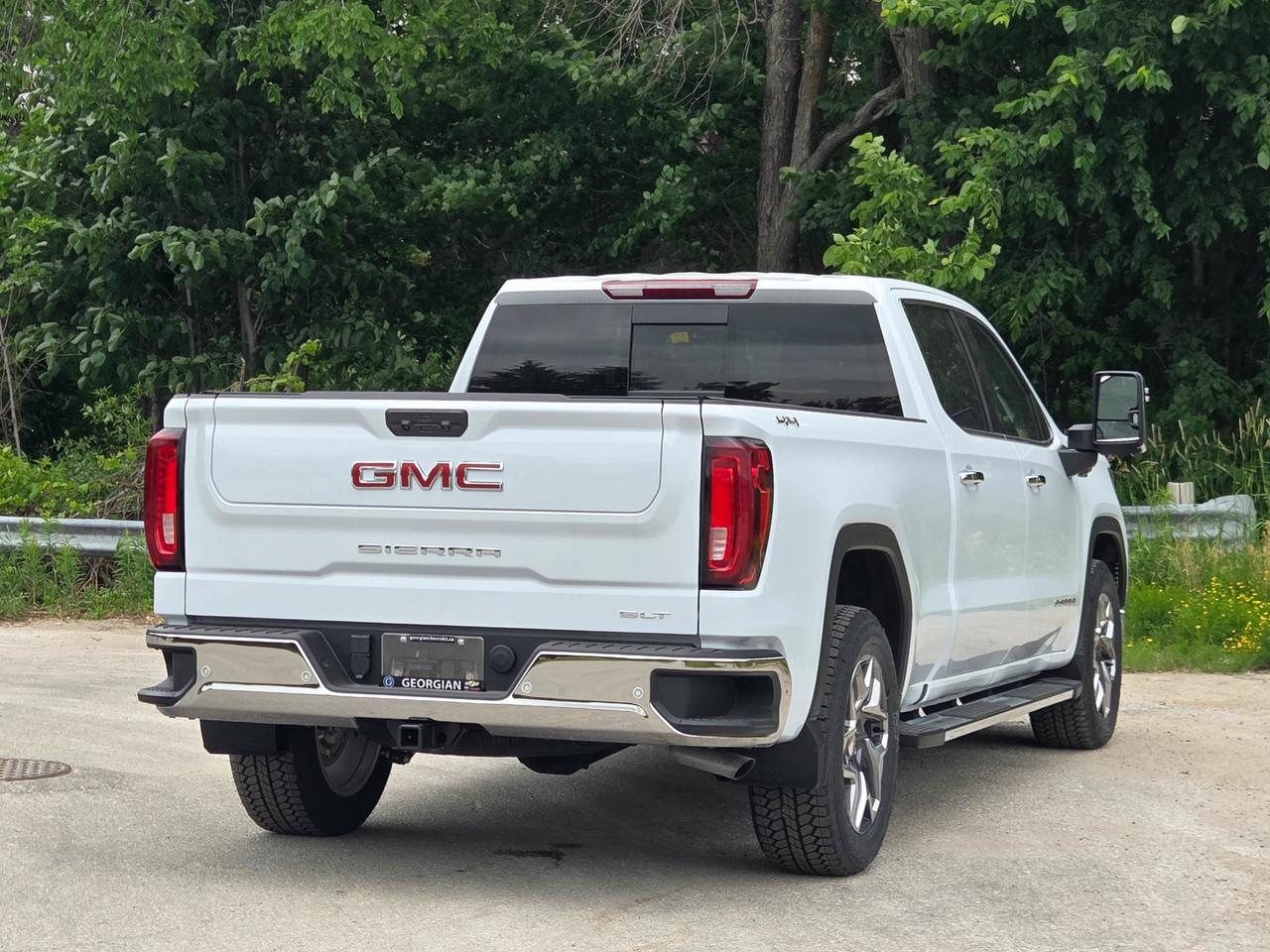 2026 GMC Sierra 1500 SLT Photo