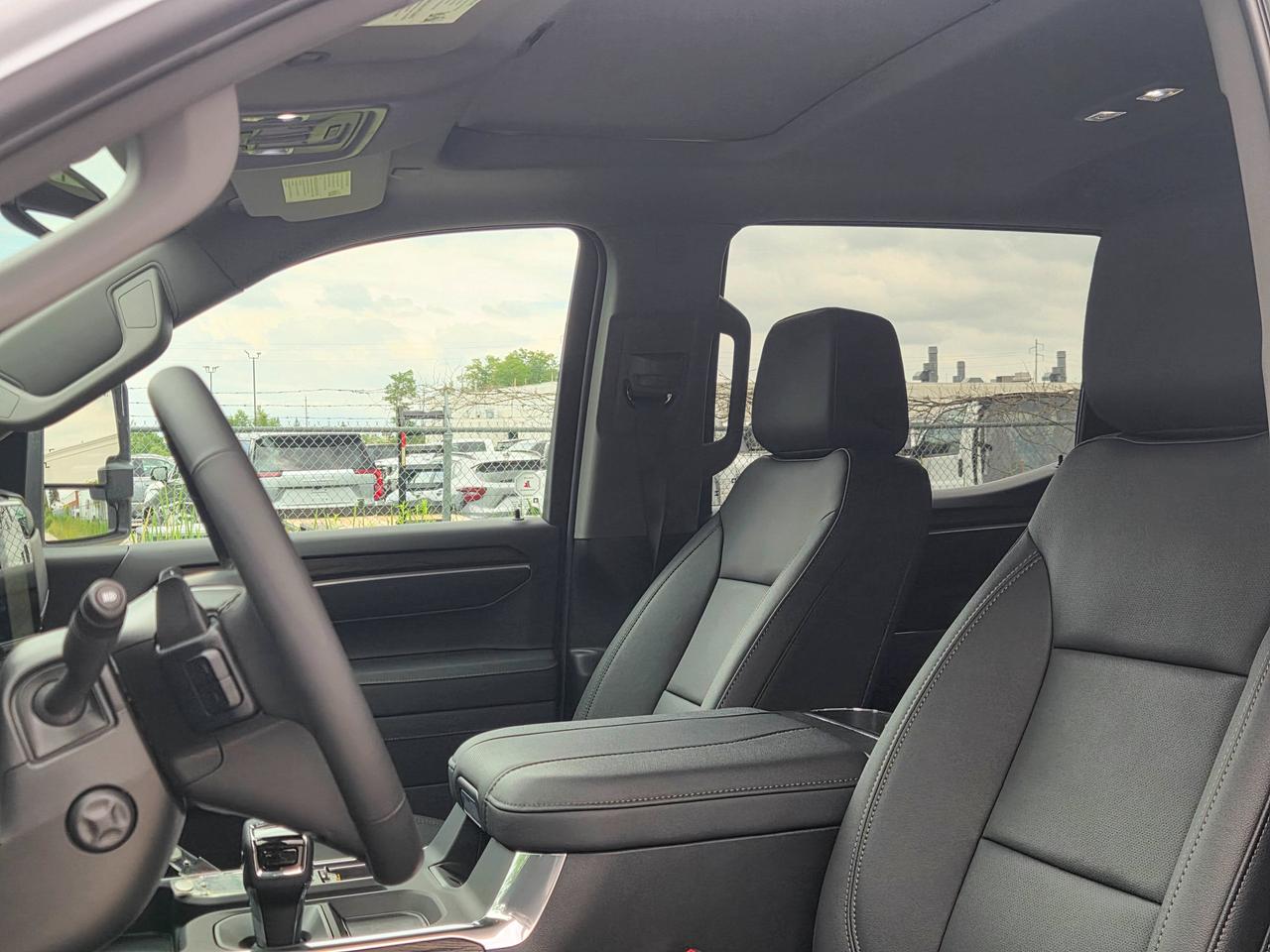2026 GMC Sierra 1500 SLT Photo