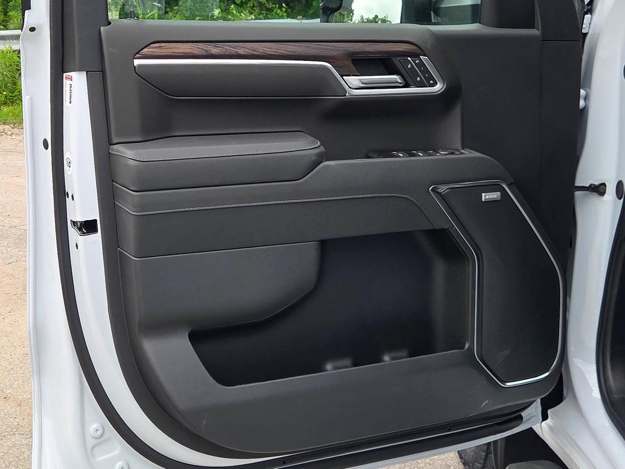2026 GMC Sierra 1500 SLT Photo