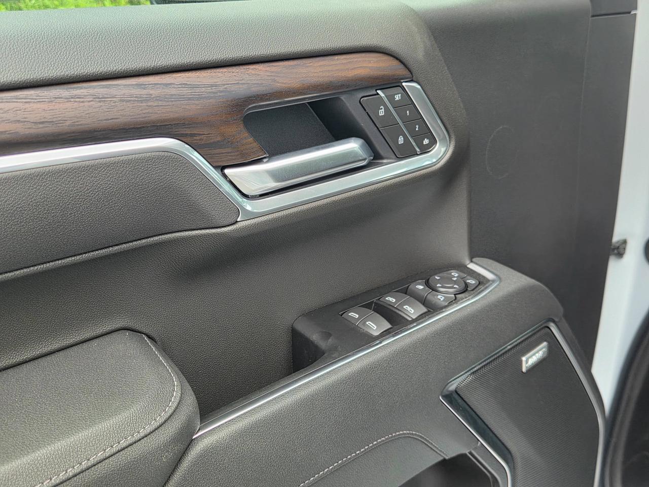 2026 GMC Sierra 1500 SLT Photo