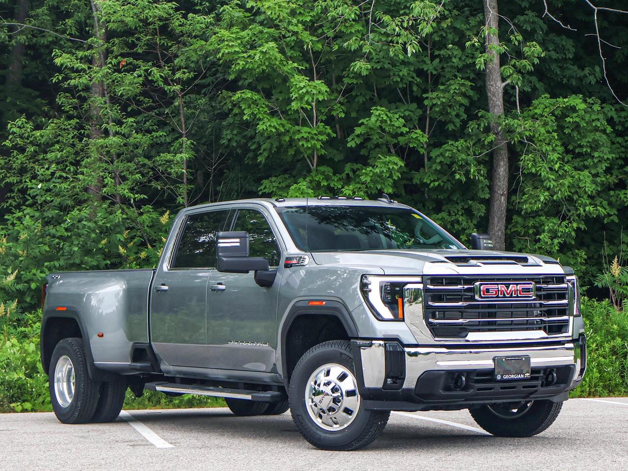 2026 GMC Sierra 3500HD SLE Photo5