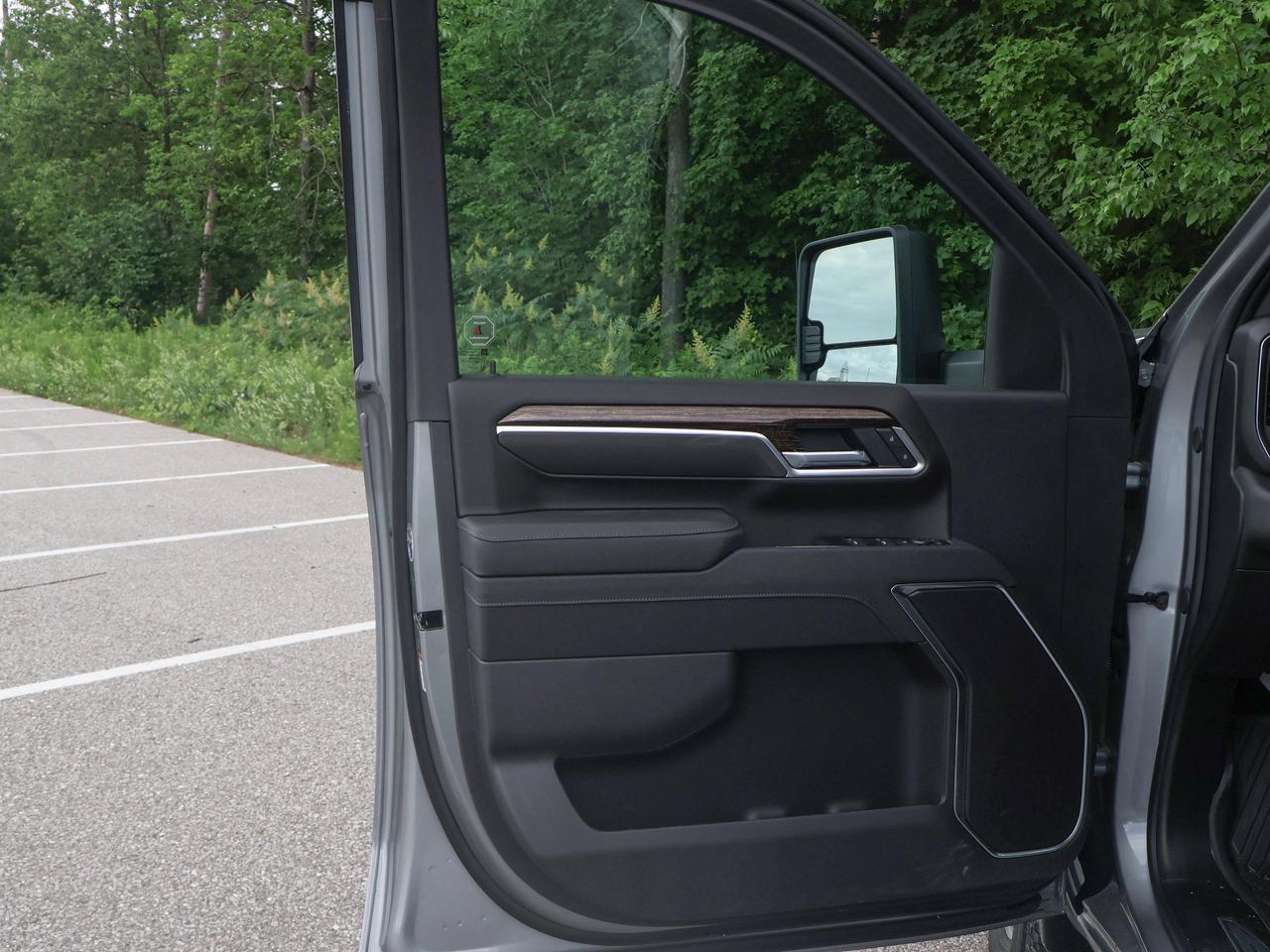 2026 GMC Sierra 3500HD SLE Photo