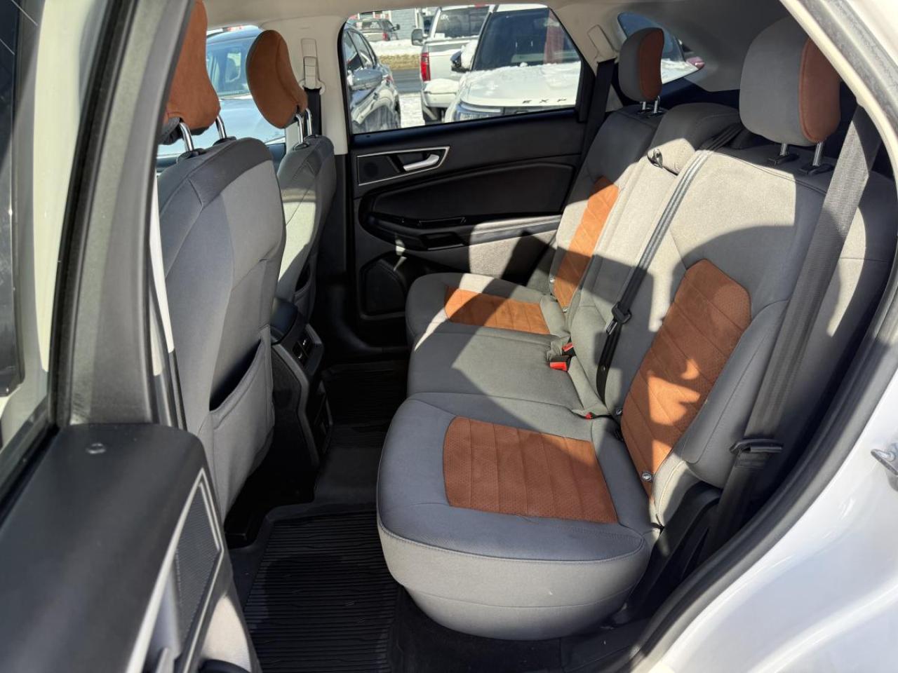 2018 Ford Edge SEL AWD Photo