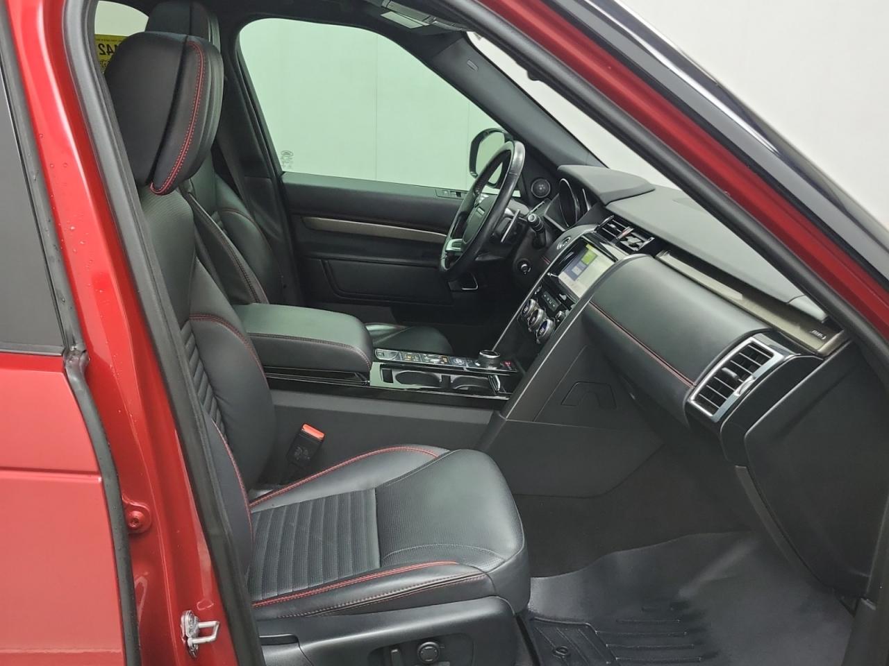 2017 Land Rover Discovery HSE LUXURY Photo