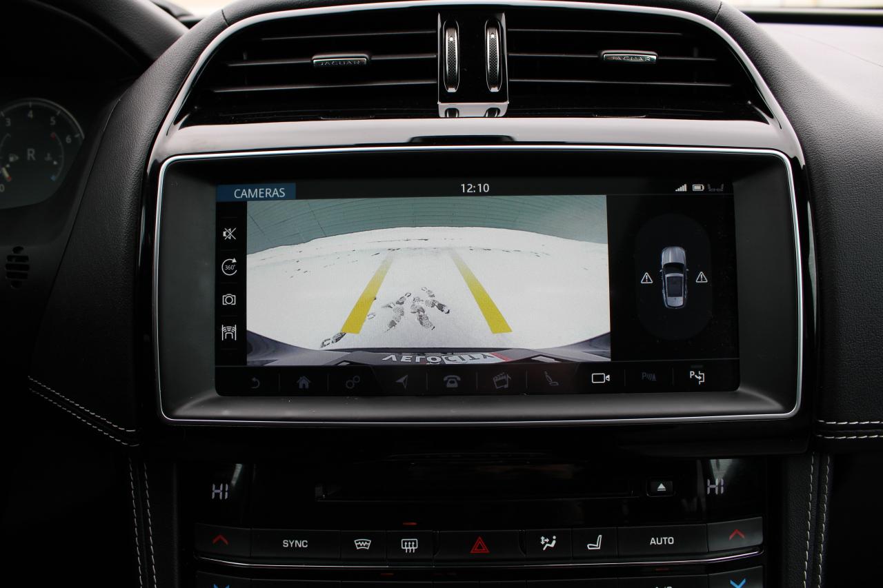 2017 Jaguar F-PACE 35t R-Sport Photo