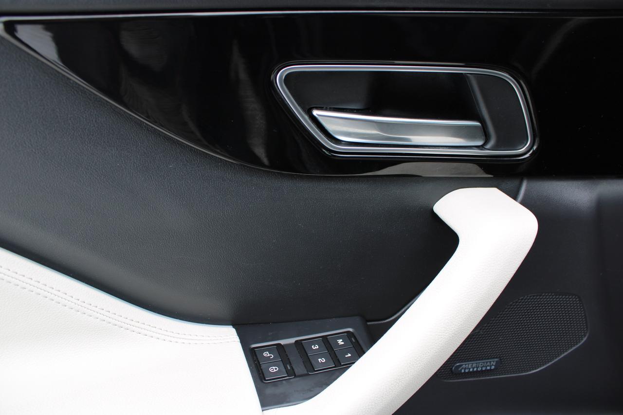 2017 Jaguar F-PACE 35t R-Sport Photo