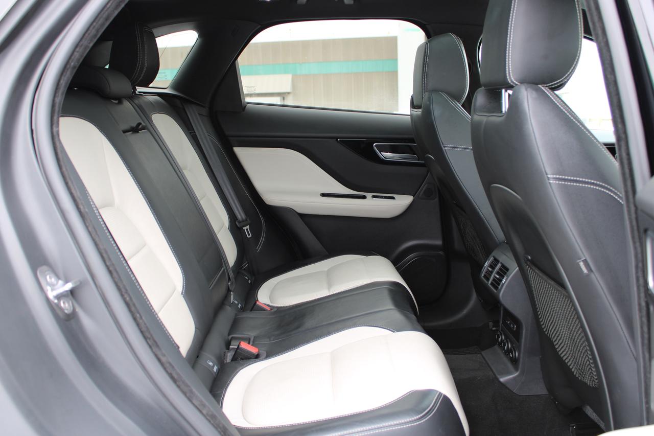 2017 Jaguar F-PACE 35t R-Sport Photo