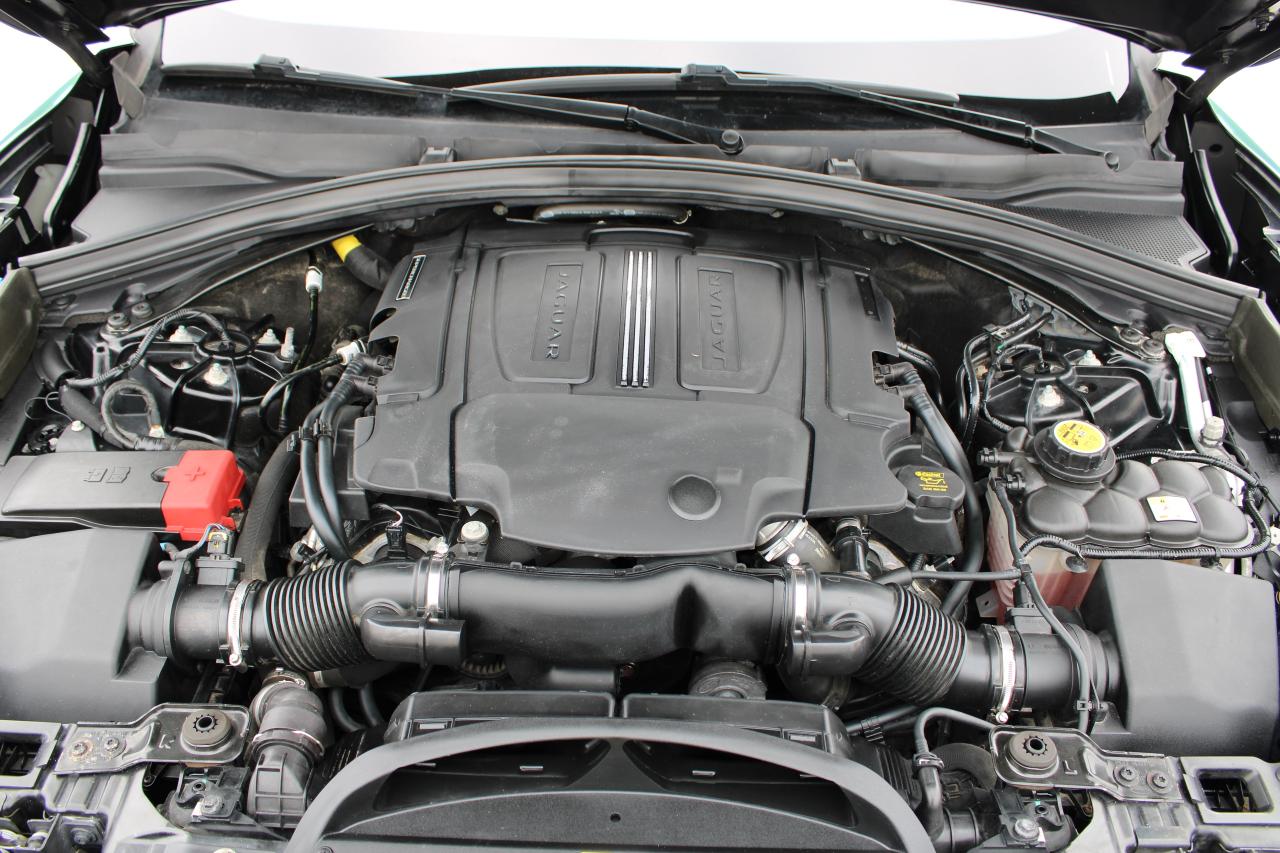 2017 Jaguar F-PACE 35t R-Sport Photo