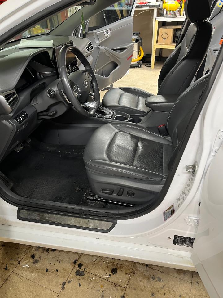 2021 Hyundai IONIQ Limited Hybrid Photo