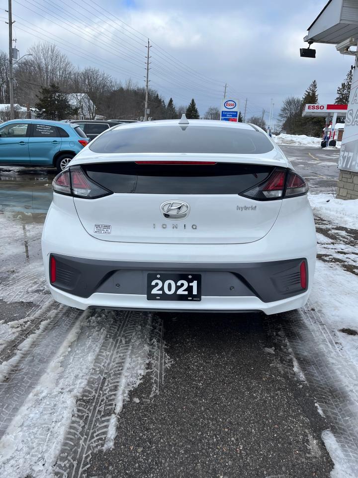 2021 Hyundai IONIQ Limited Hybrid Photo