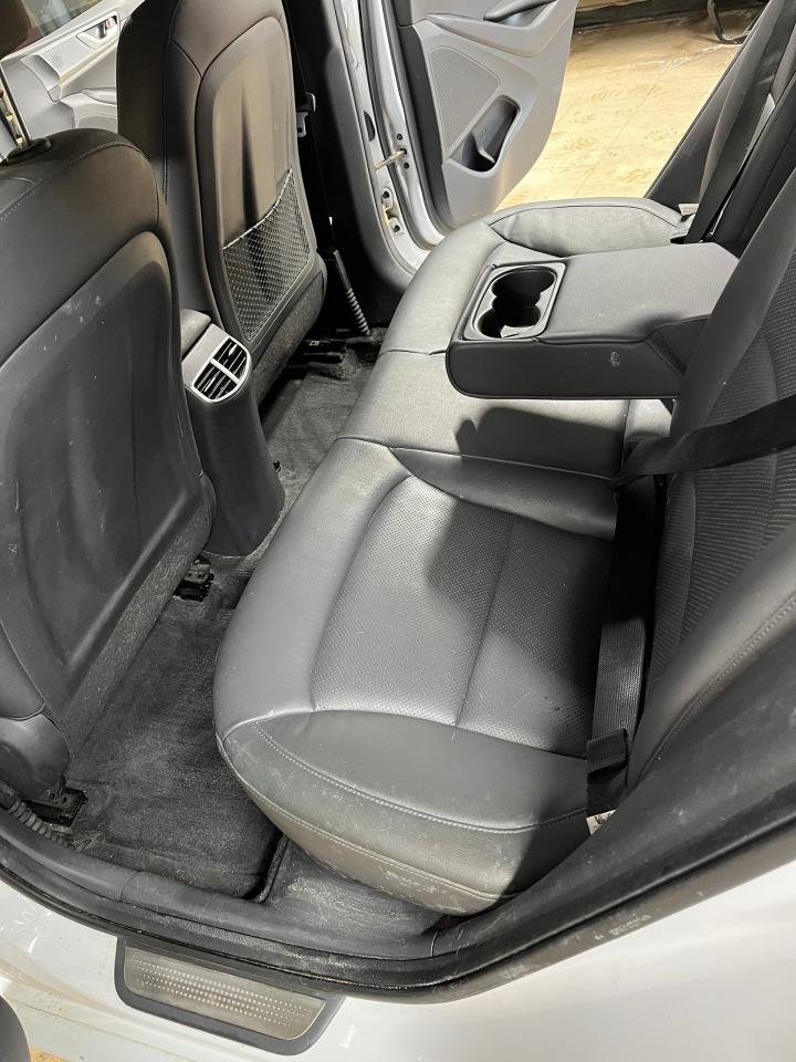 2021 Hyundai IONIQ Limited Hybrid Photo