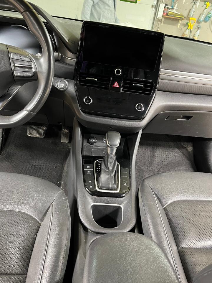 2021 Hyundai IONIQ Limited Hybrid Photo