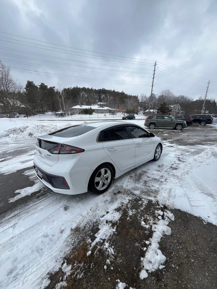 2021 Hyundai IONIQ Limited Hybrid Photo
