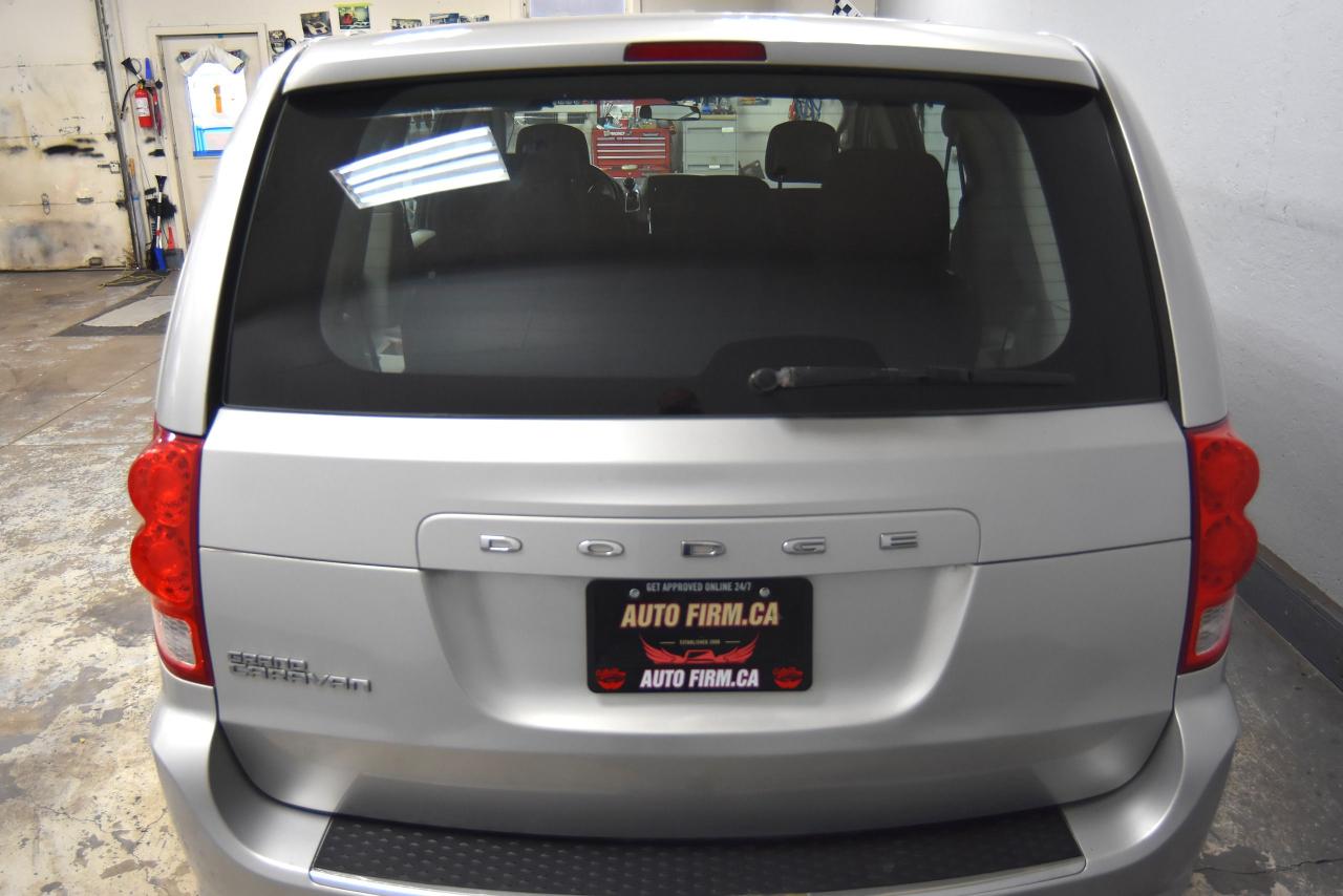 2011 Dodge Grand Caravan SE Photo