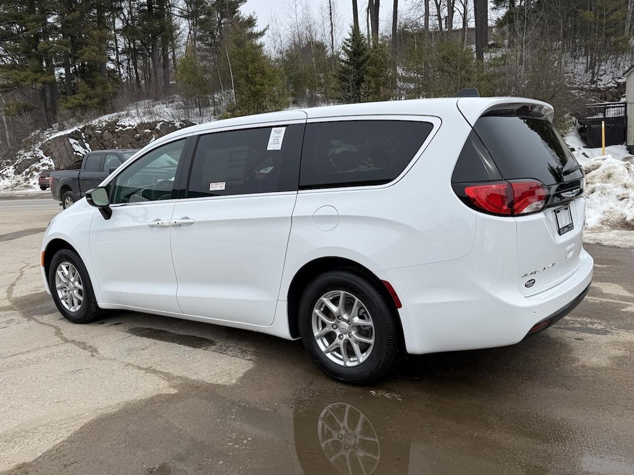 2026 Dodge Grand Caravan SXT Photo