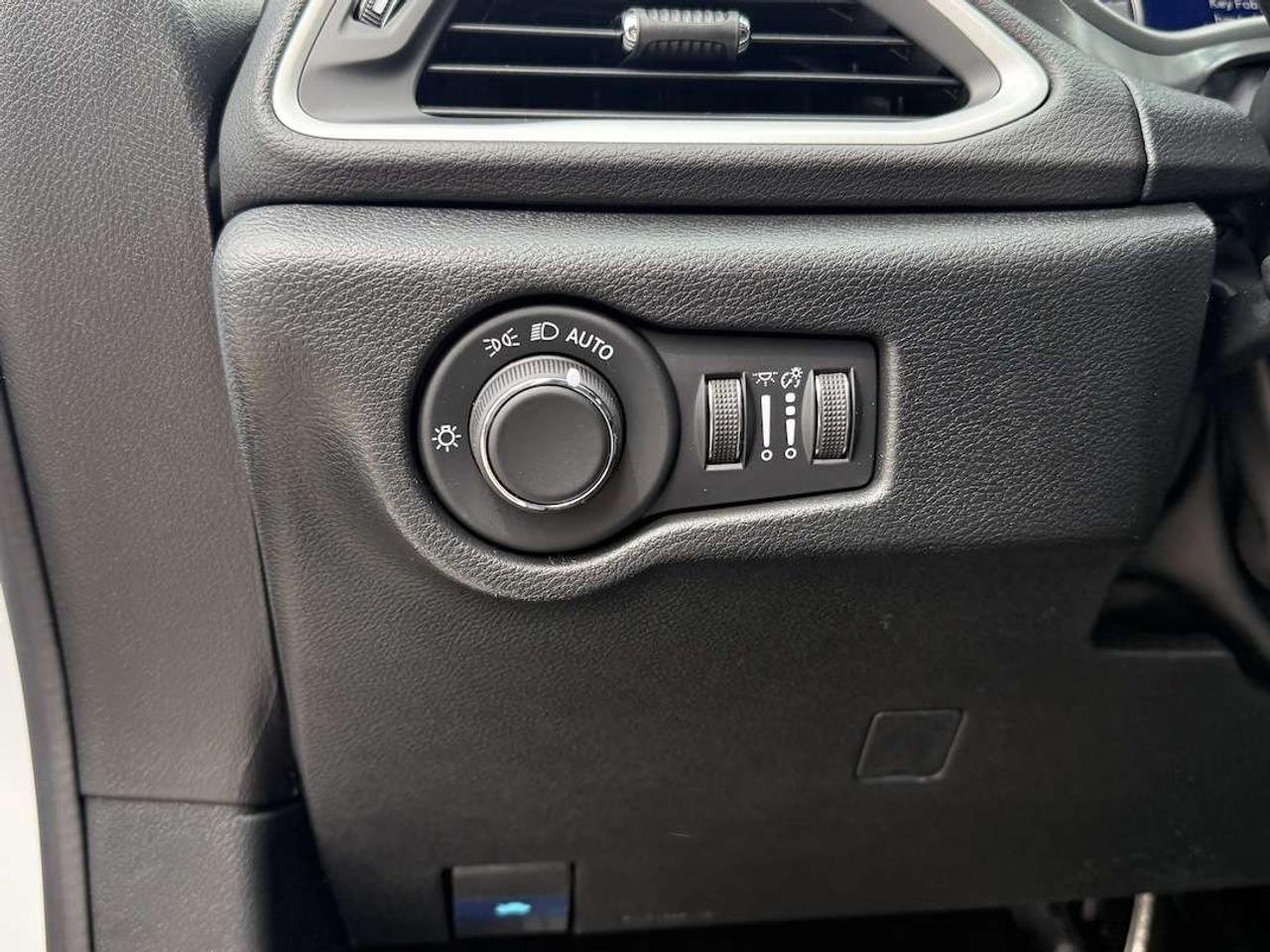 2026 Dodge Grand Caravan SXT Photo