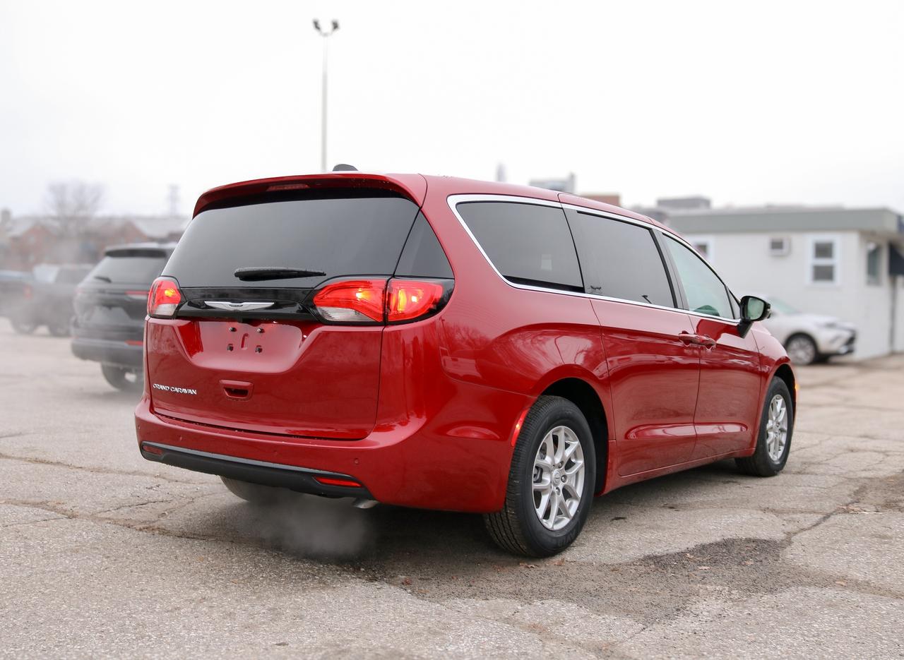 2026 Dodge Grand Caravan SXT 2WD Photo4