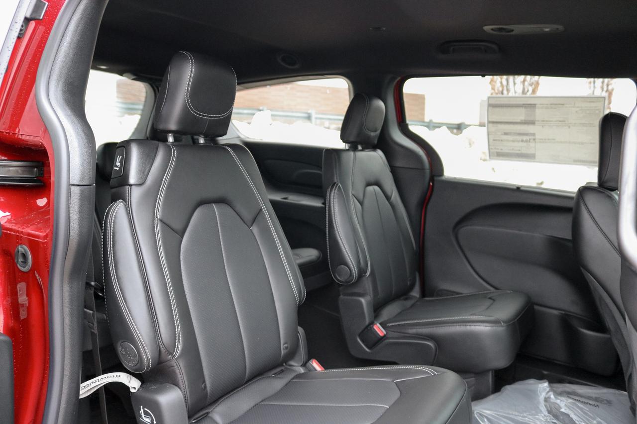 2026 Dodge Grand Caravan SXT 2WD Photo