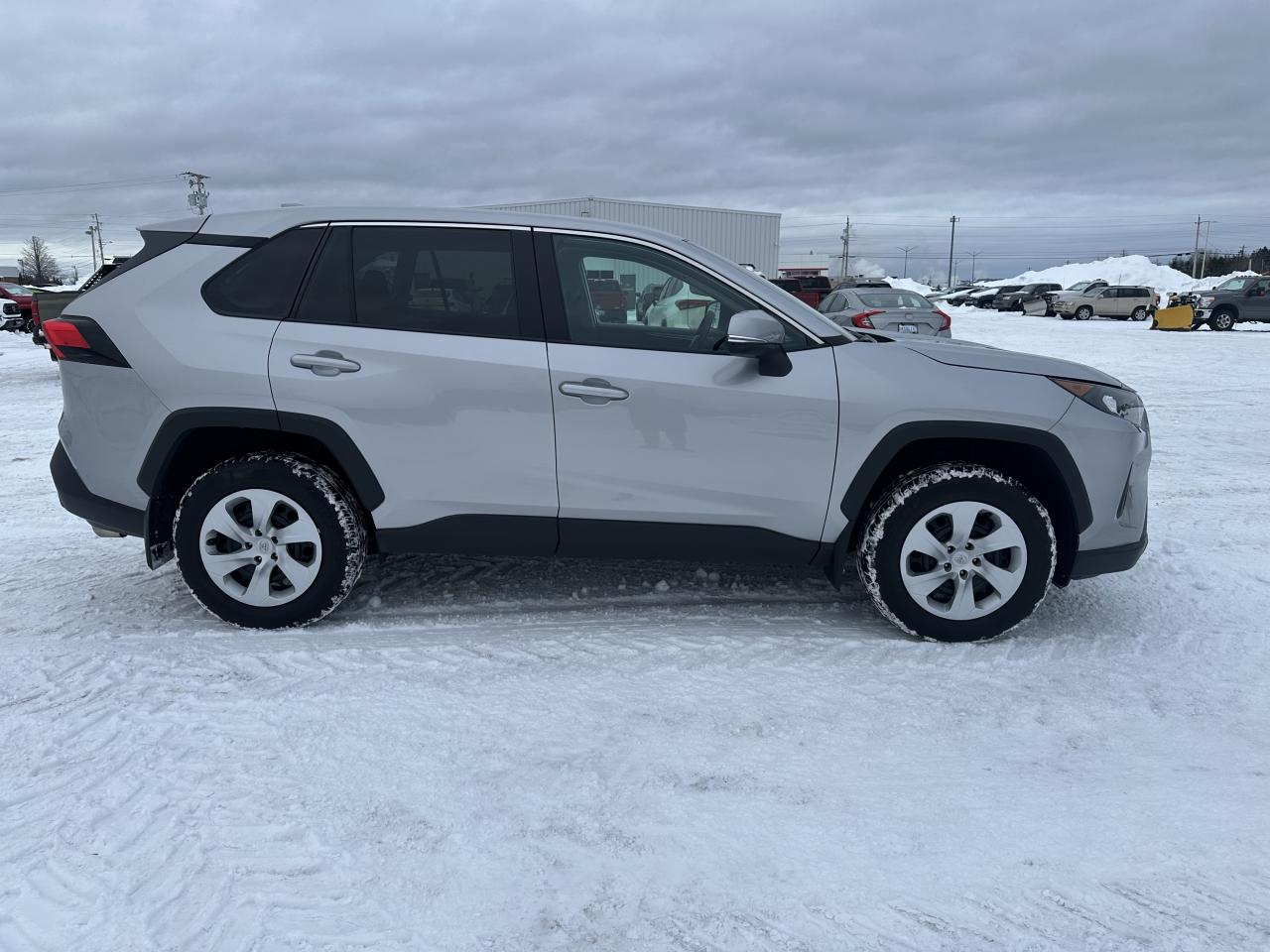 2023 Toyota RAV4 LE AWD Photo3