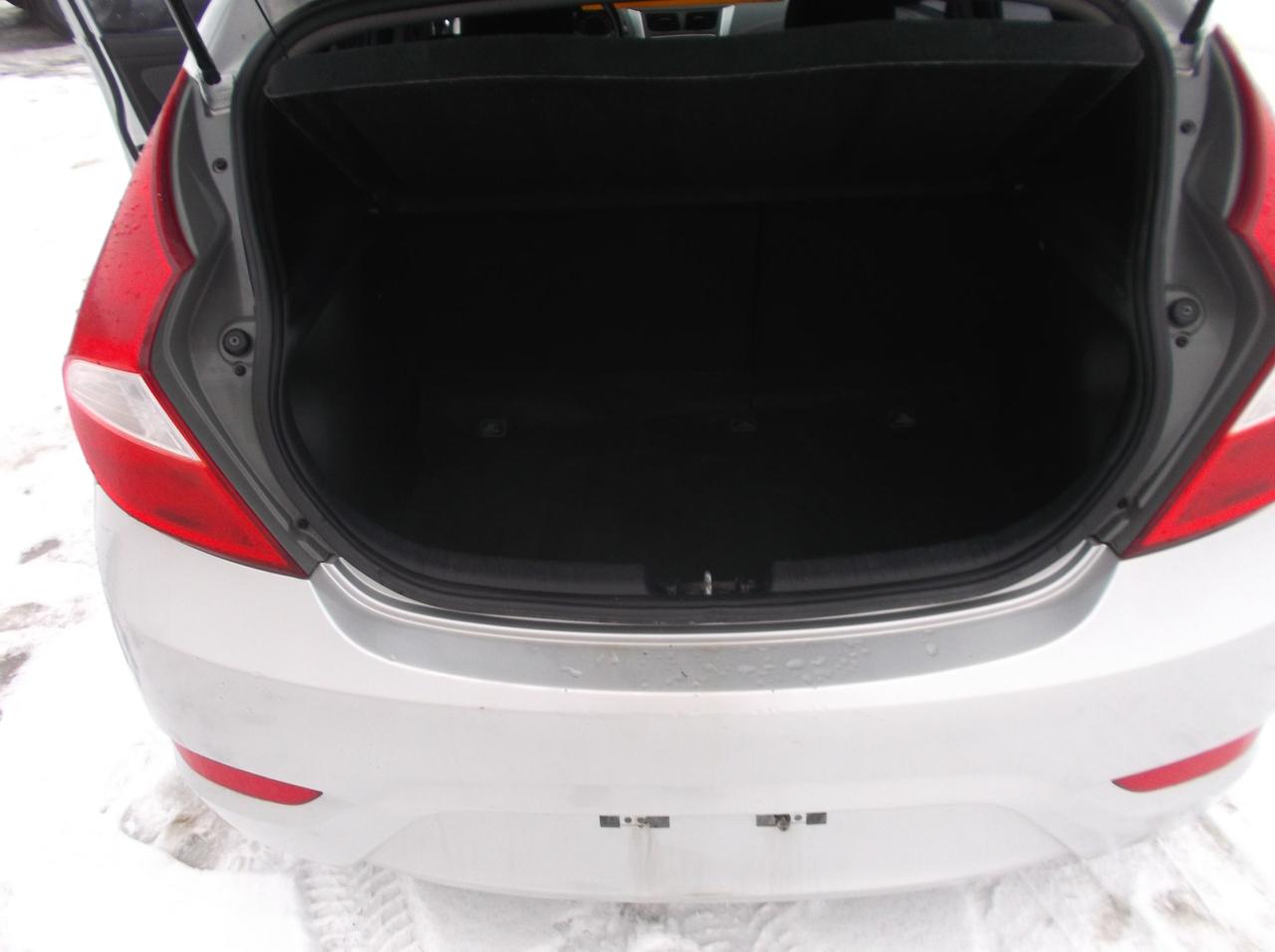 2012 Hyundai Accent GLS Photo