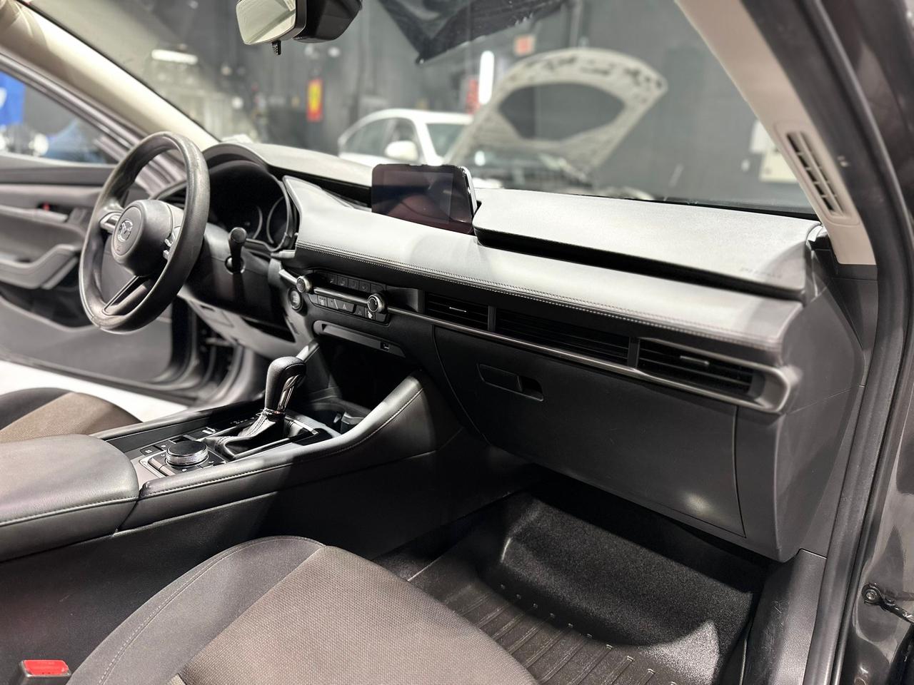 2021 Mazda MAZDA3 GX Photo