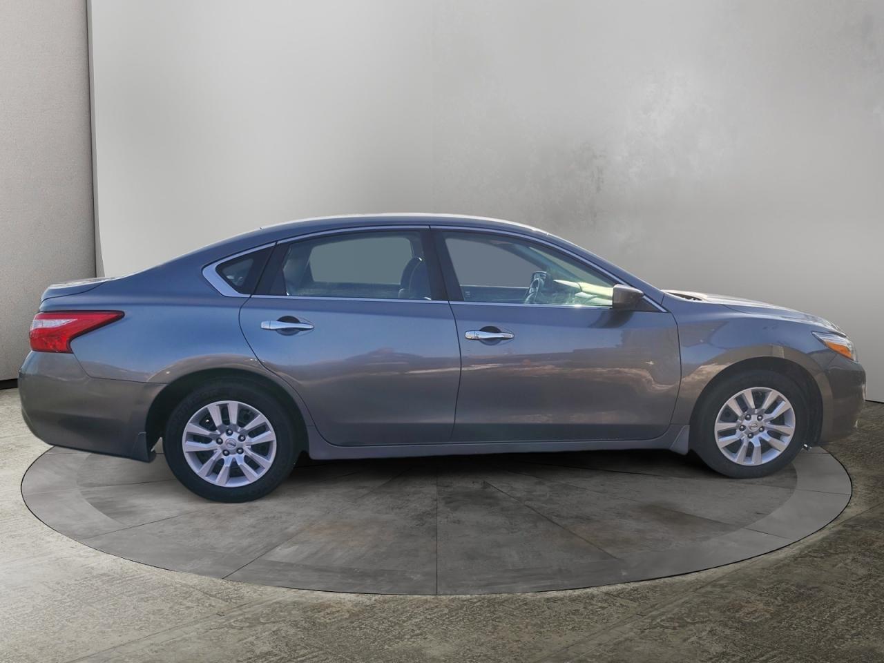 2016 Nissan Altima 2.5 S Photo