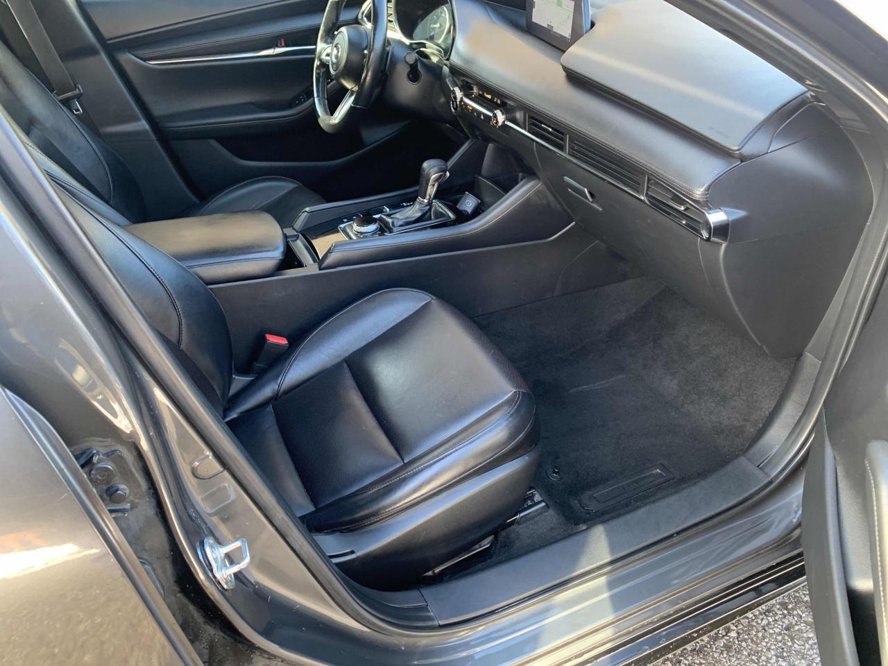 2023 Mazda MAZDA3 GT/ ONE OWNER / NO ACCIDENT / DEALER MAINTAINED / Photo