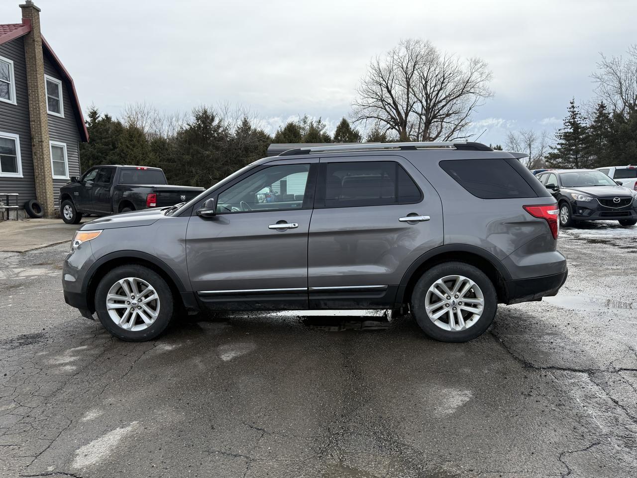 2013 Ford Explorer XLT Photo