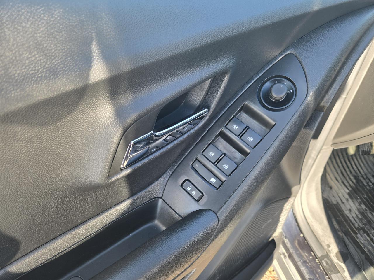 2022 Chevrolet Trax LT Photo