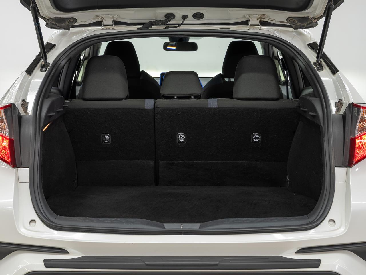 2020 Toyota C-HR XLE PREMIUM | BSM | ACC | Heated Seats | CarPlay Photo