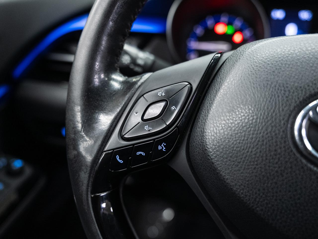 2020 Toyota C-HR XLE PREMIUM | BSM | ACC | Heated Seats | CarPlay Photo