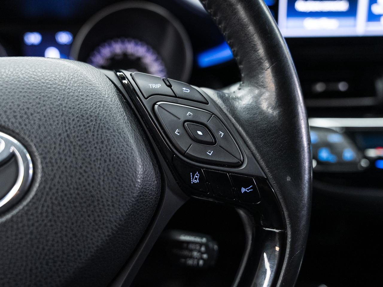 2020 Toyota C-HR XLE PREMIUM | BSM | ACC | Heated Seats | CarPlay Photo