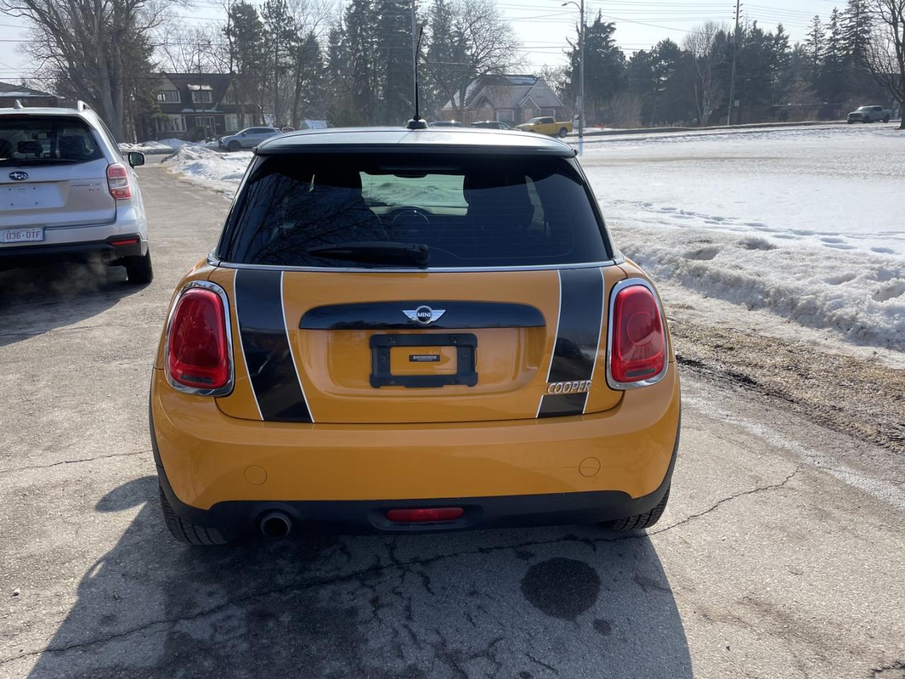 2016 MINI Cooper 2-Door Hatchback FWD *Lthr/sunroof Photo4