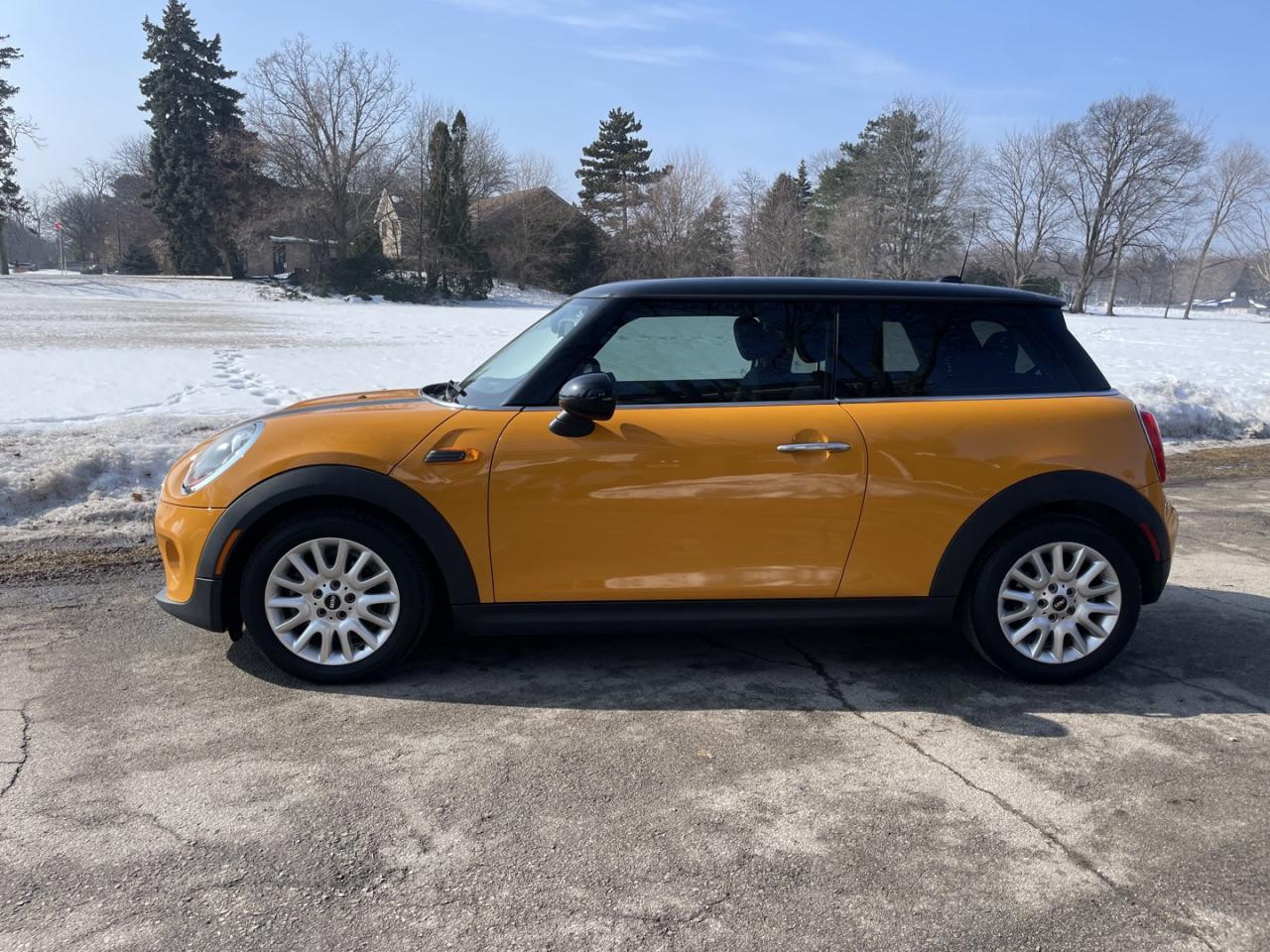 2016 MINI Cooper 2-Door Hatchback FWD *Lthr/sunroof Photo