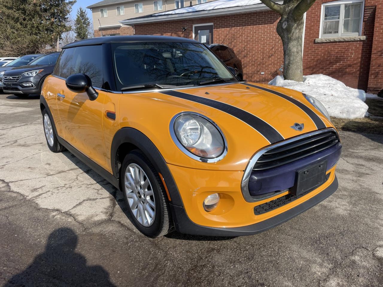 2016 MINI Cooper 2-Door Hatchback FWD *Lthr/sunroof Photo